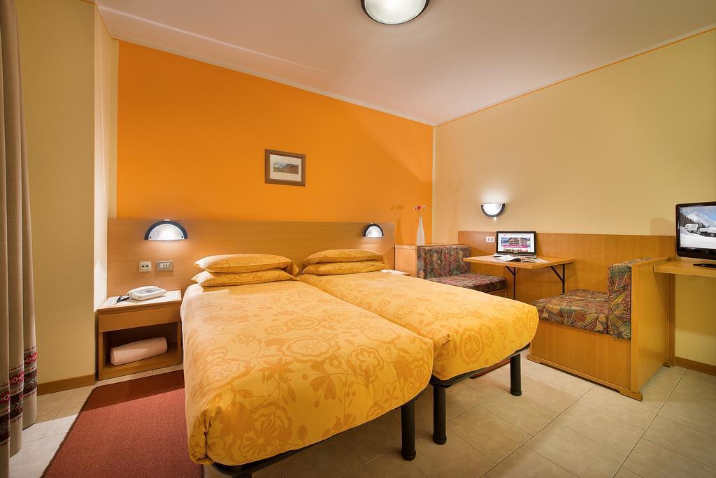Garni Oasi Hotell Livigno Rum bild