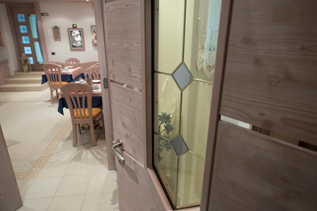Garni Oasi Hotell Livigno Exteriör bild