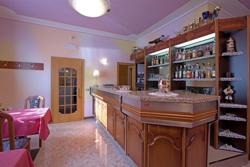 Garni Oasi Hotell Livigno Exteriör bild