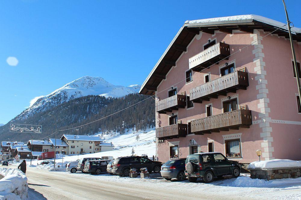 Garni Oasi Hotell Livigno Exteriör bild
