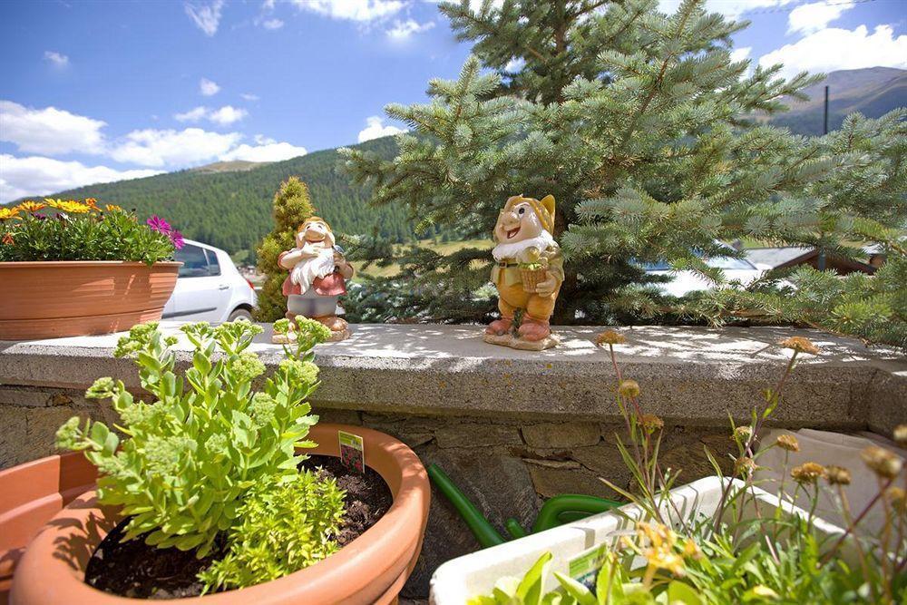 Garni Oasi Hotell Livigno Exteriör bild
