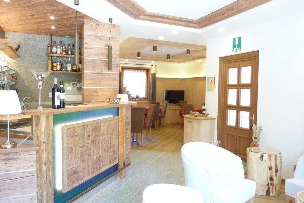Garni Oasi Hotell Livigno Exteriör bild
